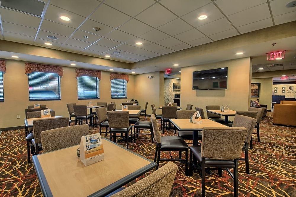 Comfort Inn & Suites Wadsworth Екстериор снимка