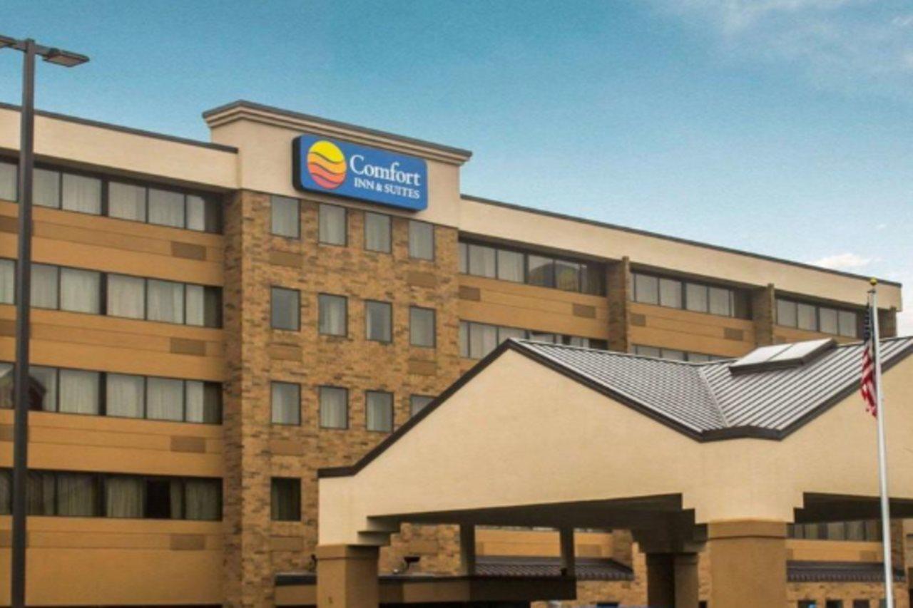 Comfort Inn & Suites Wadsworth Екстериор снимка