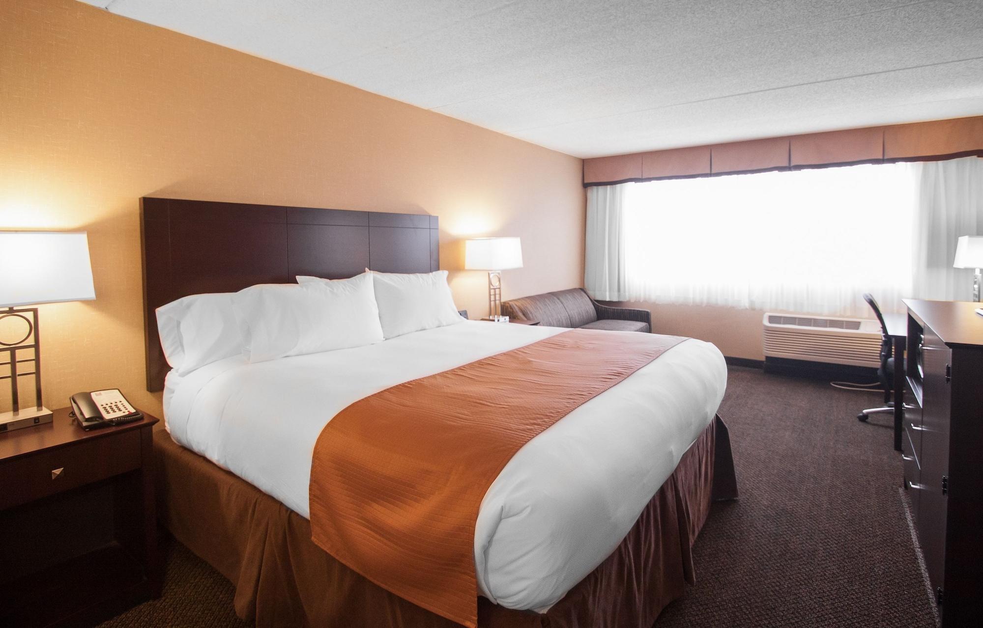Comfort Inn & Suites Wadsworth Екстериор снимка