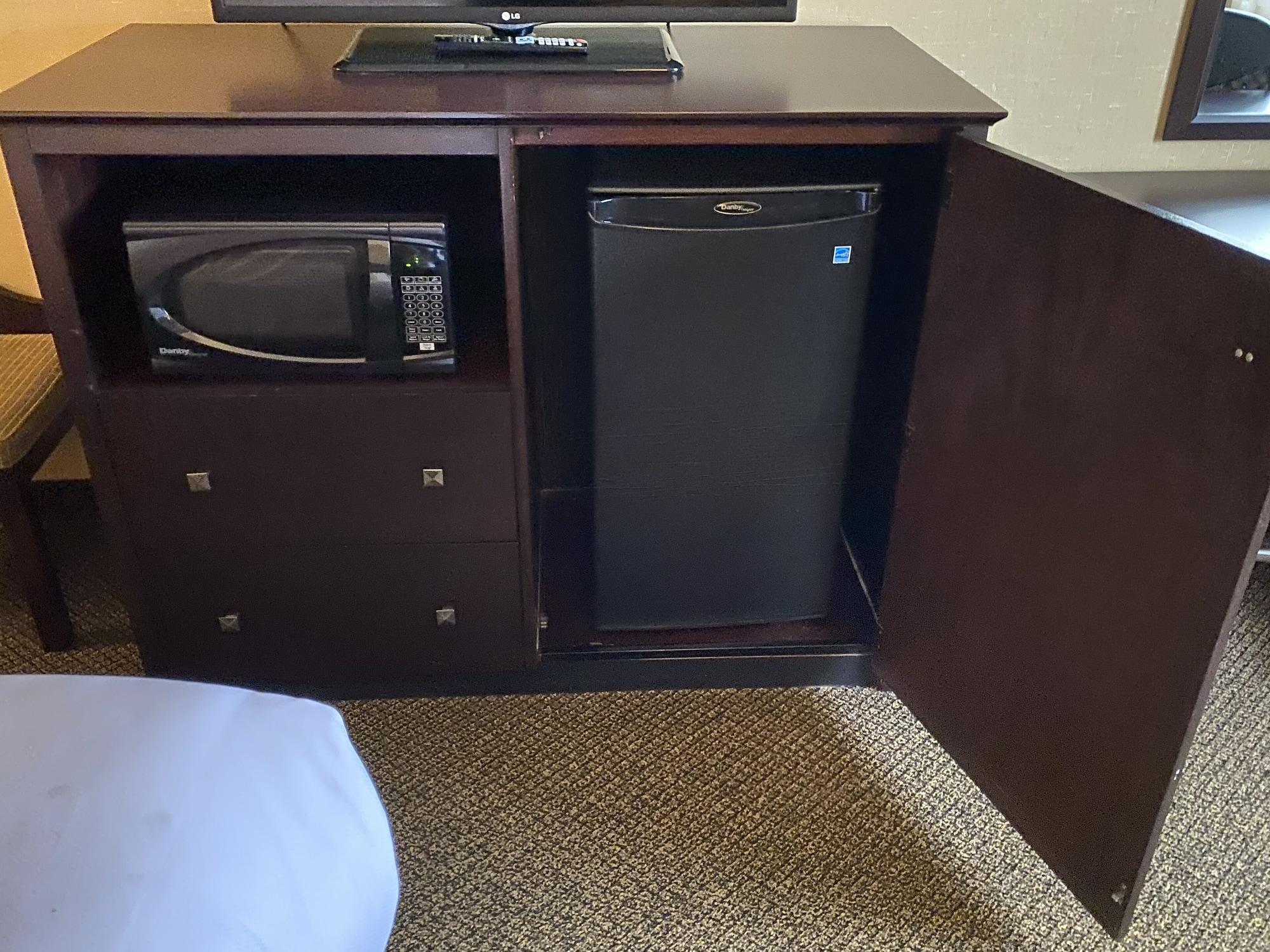 Comfort Inn & Suites Wadsworth Екстериор снимка