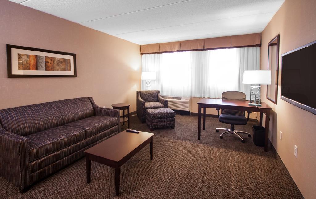 Comfort Inn & Suites Wadsworth Екстериор снимка