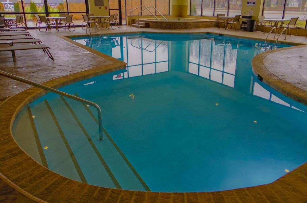 Comfort Inn & Suites Wadsworth Екстериор снимка