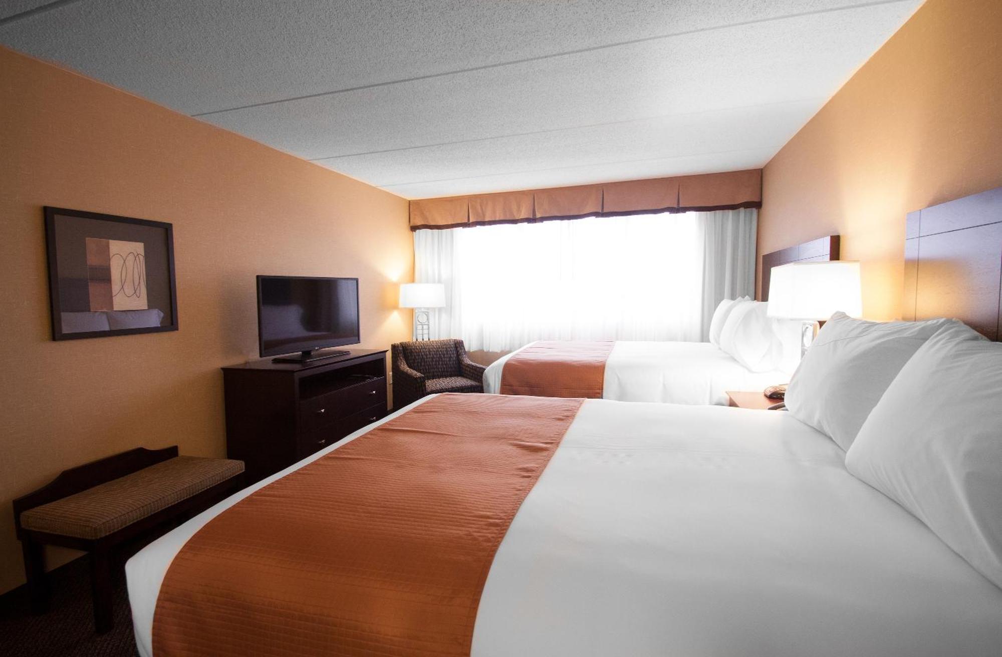 Comfort Inn & Suites Wadsworth Екстериор снимка