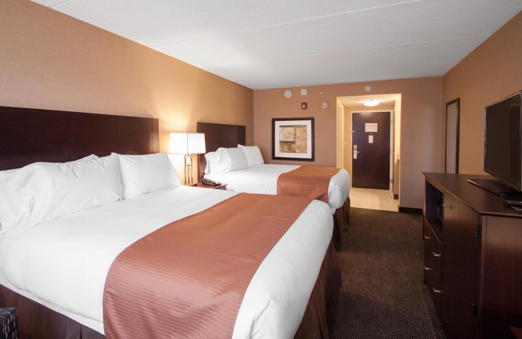 Comfort Inn & Suites Wadsworth Екстериор снимка