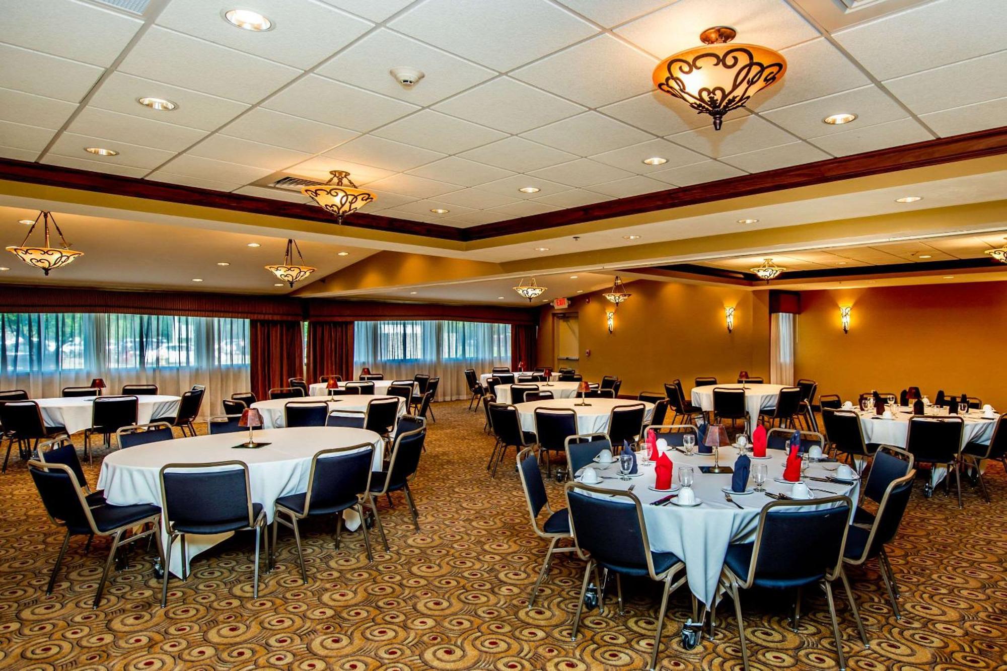 Comfort Inn & Suites Wadsworth Екстериор снимка