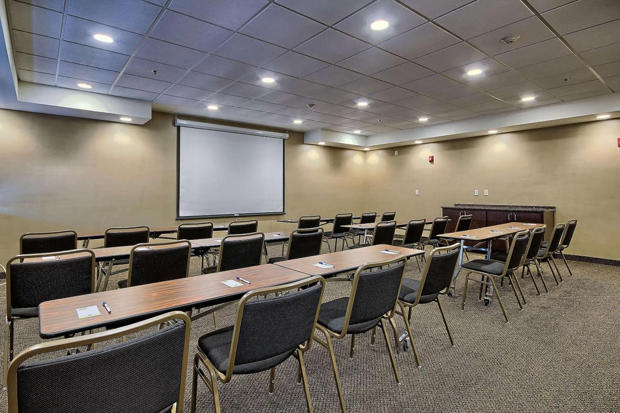 Comfort Inn & Suites Wadsworth Екстериор снимка