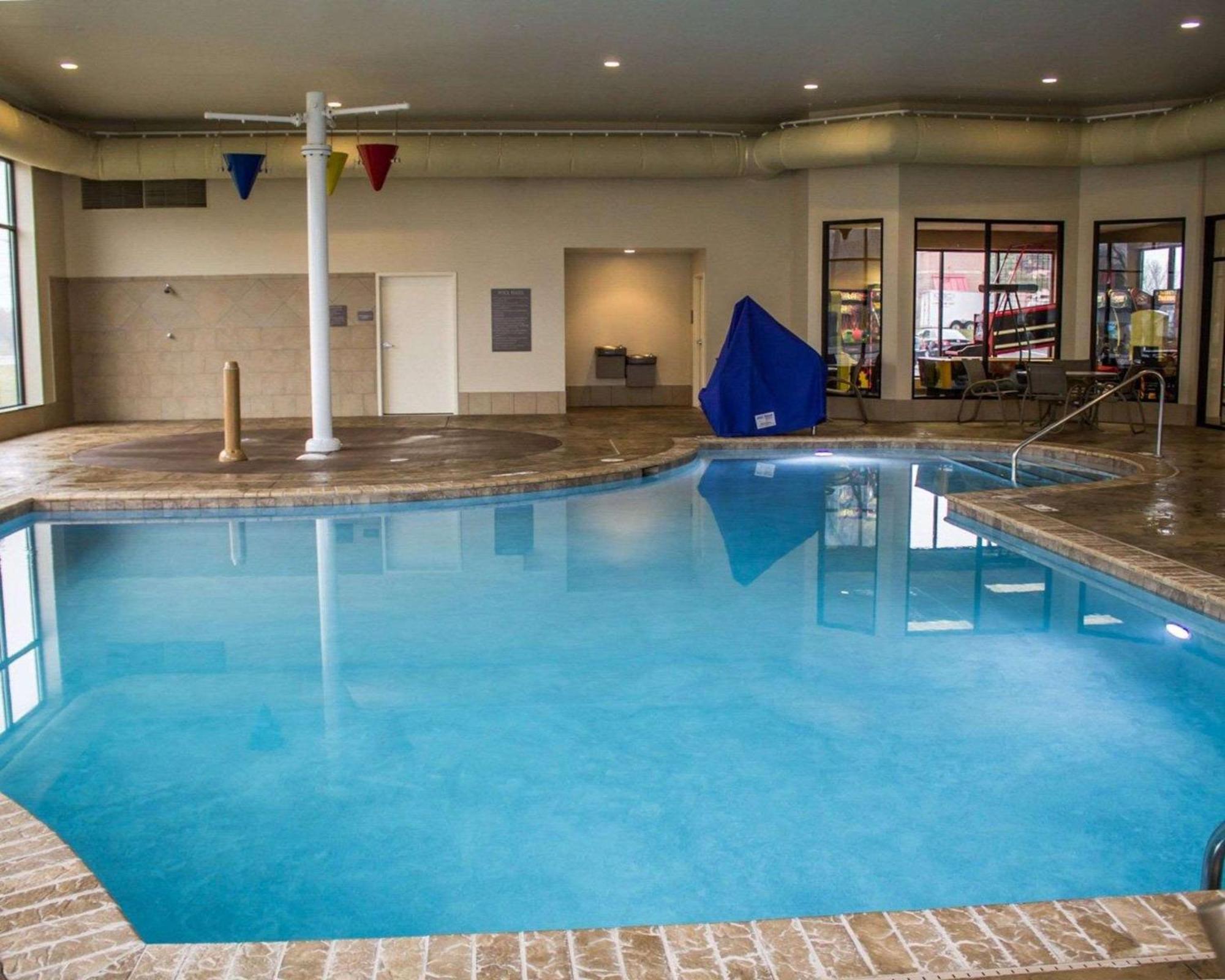 Comfort Inn & Suites Wadsworth Екстериор снимка