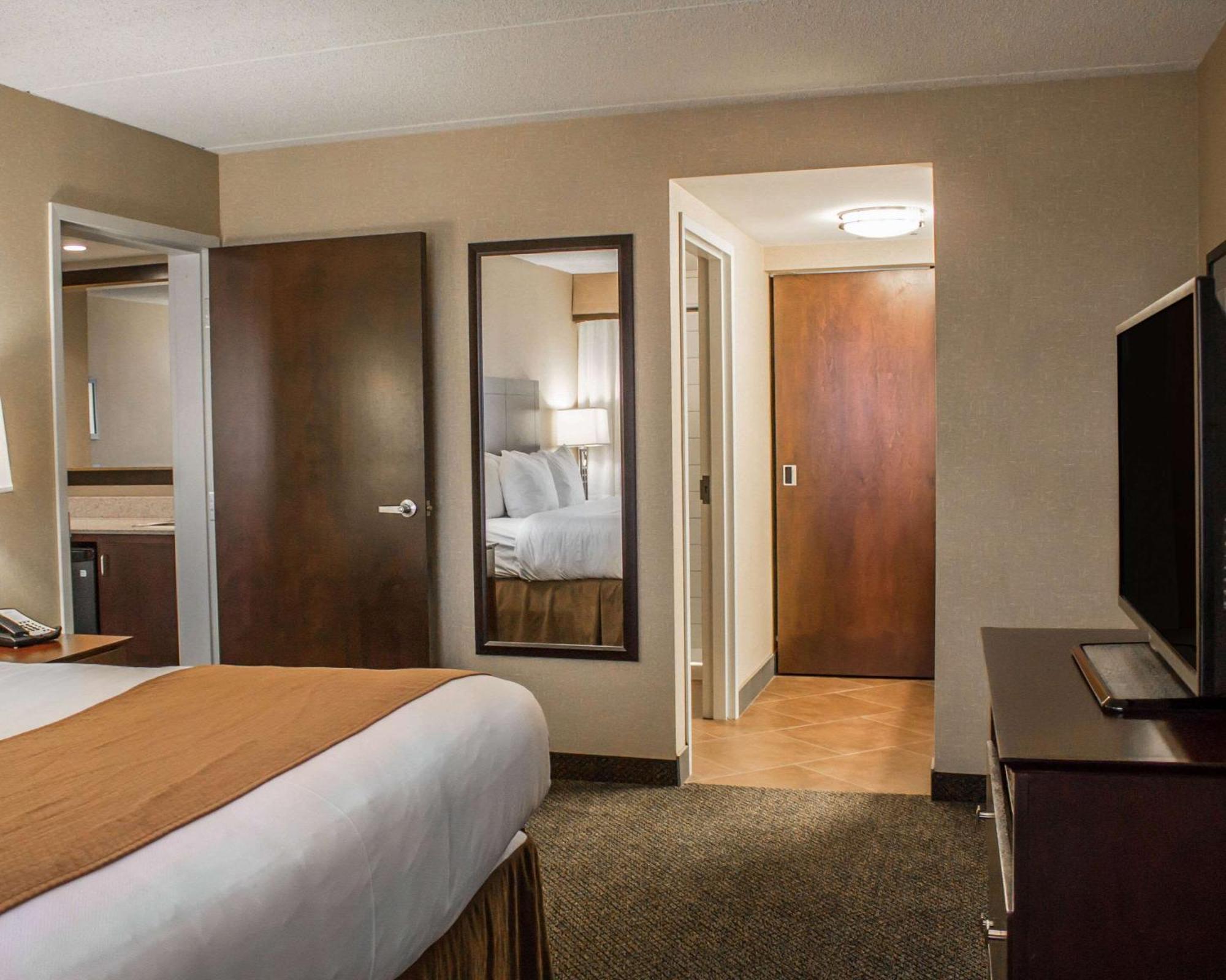 Comfort Inn & Suites Wadsworth Екстериор снимка