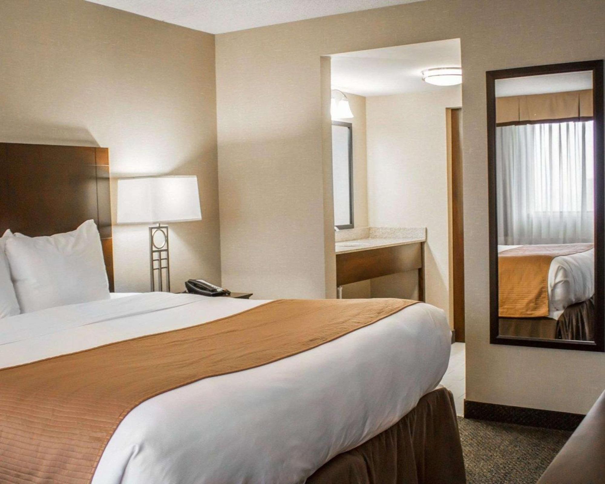 Comfort Inn & Suites Wadsworth Екстериор снимка