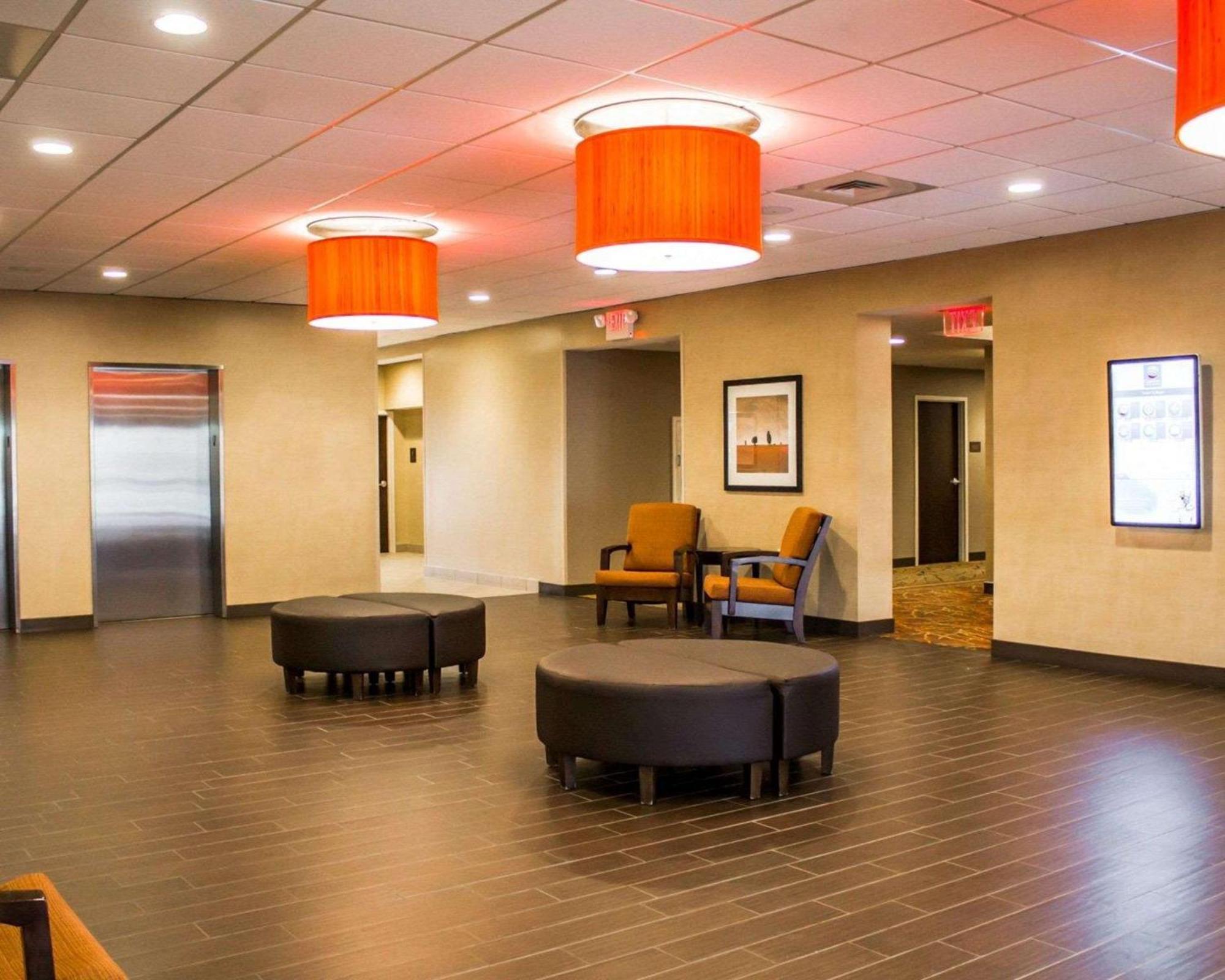 Comfort Inn & Suites Wadsworth Екстериор снимка