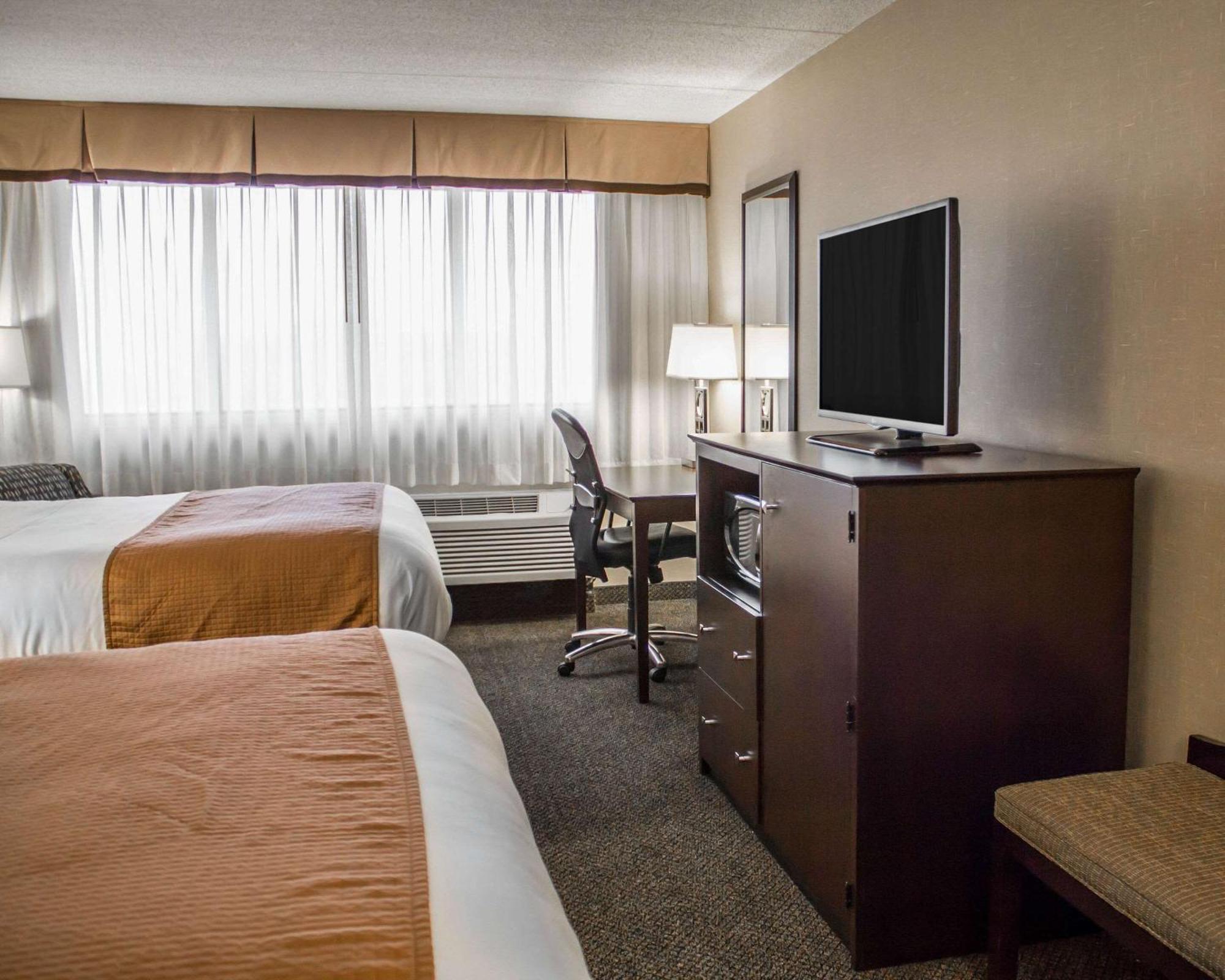 Comfort Inn & Suites Wadsworth Екстериор снимка